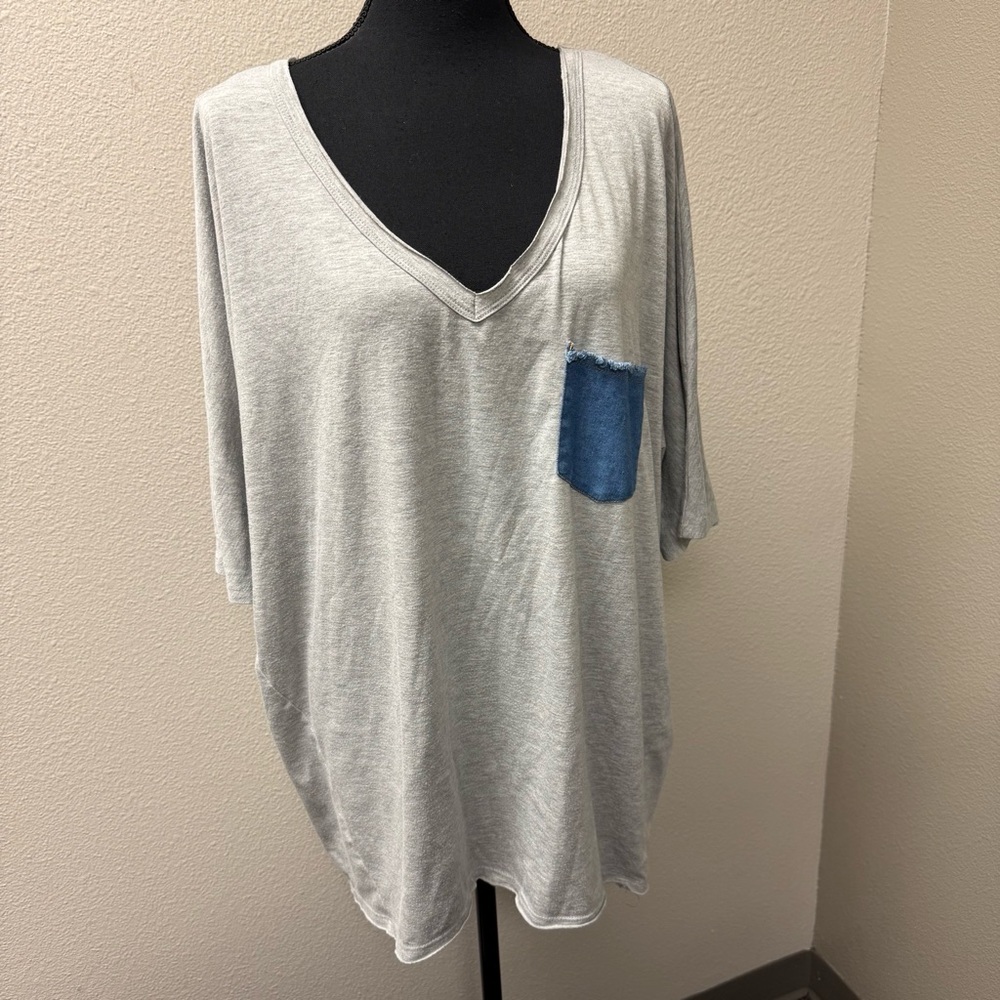 Umgee Gray V-Neck Top Denim Pocket Oversized Boho Tunic L Soft - Picture 2 of 9